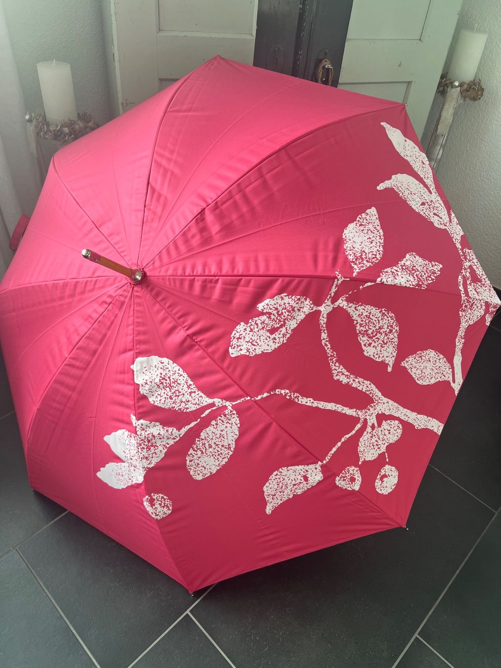 Ombrelli: Estée Lauder Regenschirm – Nuovo e nell'imballaggio originale da Inwil venduto da 27sonnenschein
