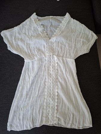Robe de plage taille L - neuve