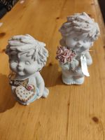 2 Igor Deko-Engel Figuren mit Herztorte und Blumenstrauss