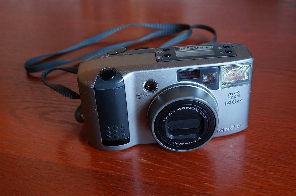 Minolta Fotocamera: Minolta Riva Zoom 140EX 38-140mm Macro "Point & Shoot" – Usato da Spreitenbach venduto da Salesmanship