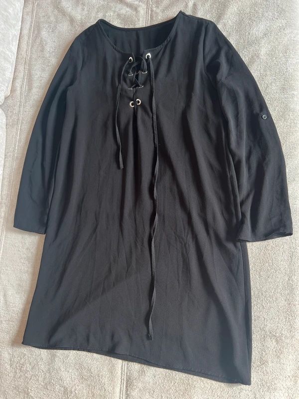 Zara Kleider: Robe Zara noire à lacets, élégante et confortable - Taille M – Gebraucht aus Lausanne von Stephaniesdressing 5