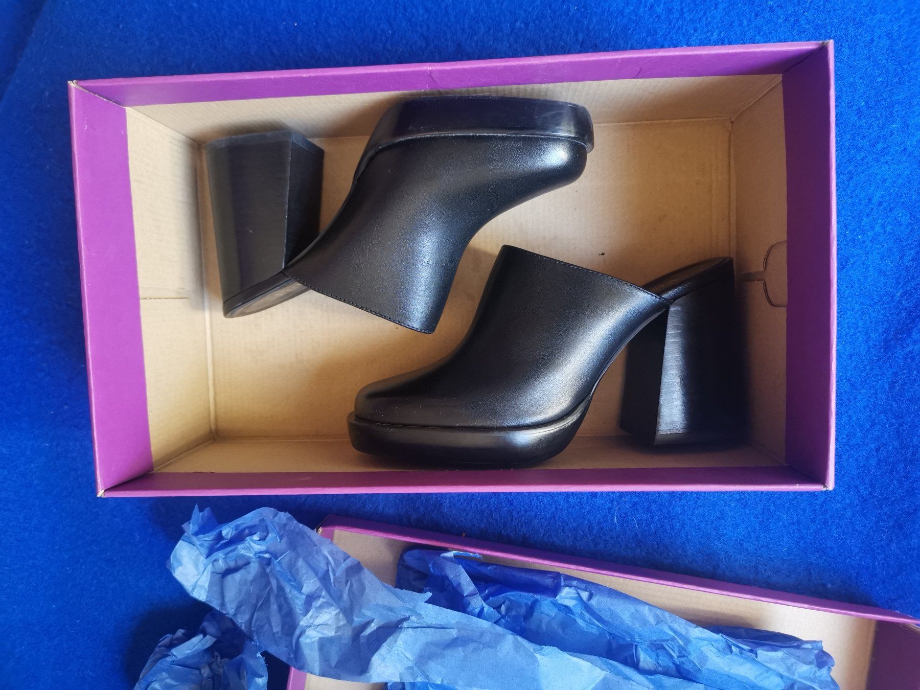 Scarpe da donna: NEU Feners Leather black mules & clogs Size 36 – Nuovo (secondo la descrizione) da Zürich venduto da VanJensen
