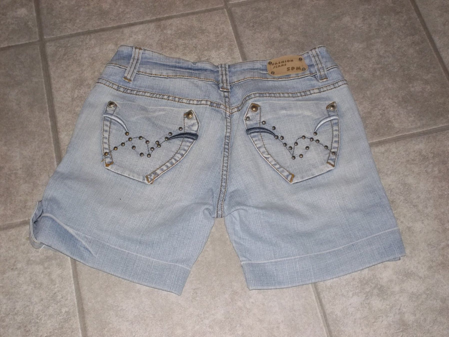 Jeans: 3 paar kurze Damen Jeans Grösse L – Usato da Kaltbrunn venduto da Cindy99 6