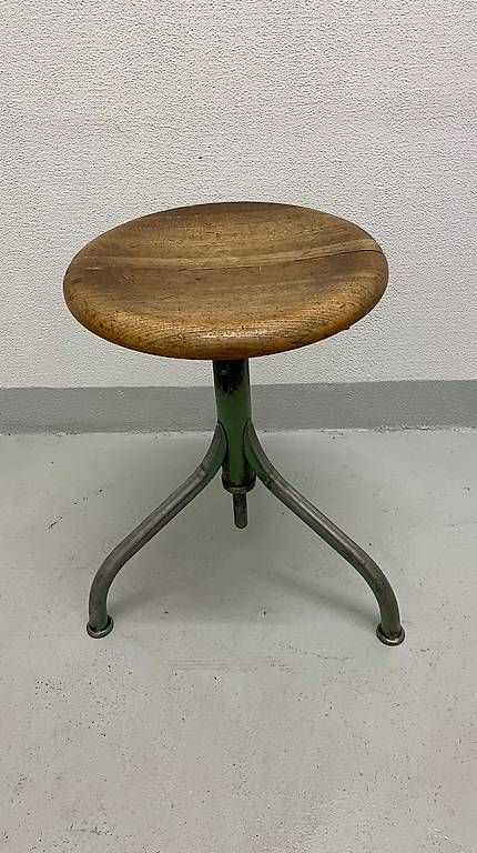 Sgabelli: Atelierstuhl Vintage Hocker Drehhocker – Usato da Aarburg venduto da Qin3ze 2