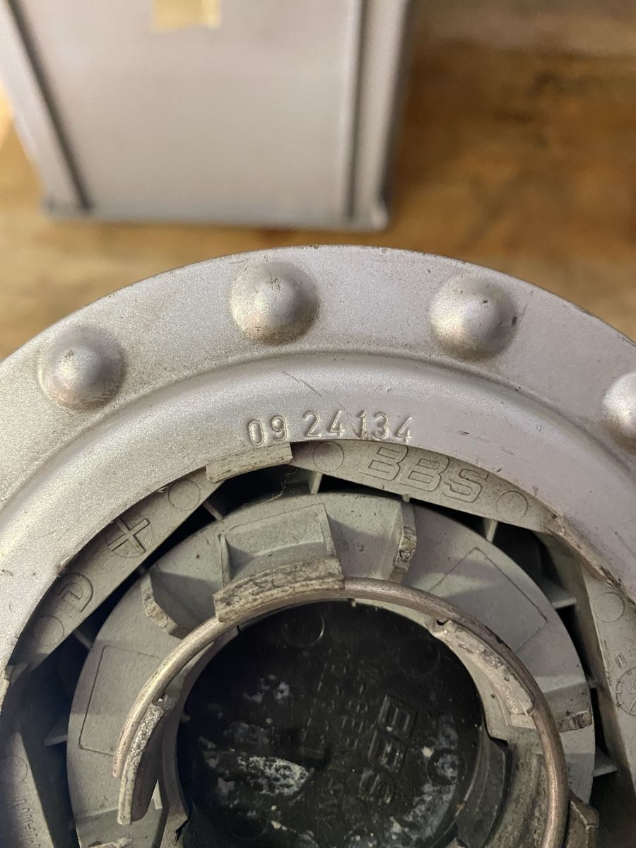 Bbs Felgen: VW Golf 2, BBS Felgen Nabendeckel silber  – Gebraucht aus Rapperswil SG von Mtron 4