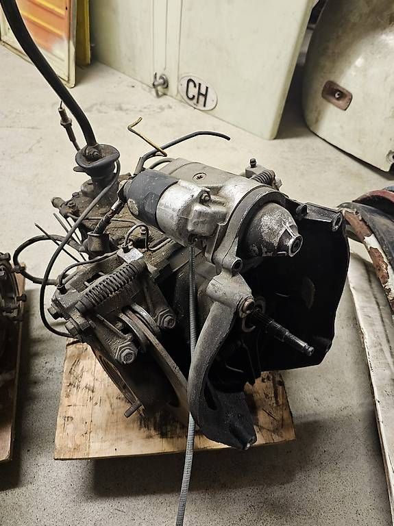 Citroën Tutti pezzi di ricambio auto: 2CV Getriebe – Usato da Sachseln venduto da HM-Customs