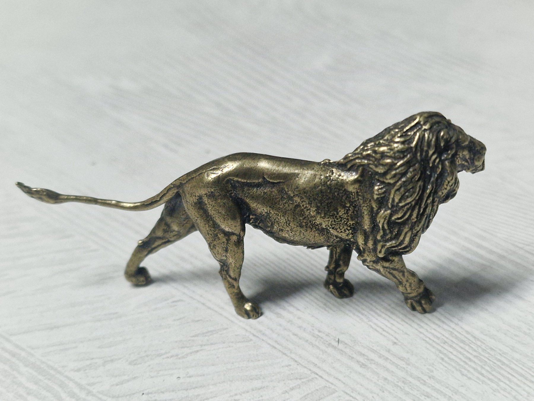 Statuette: Löwe  aus Messing – Nuovo (secondo la descrizione) da Uerkheim venduto da Justi.y 1