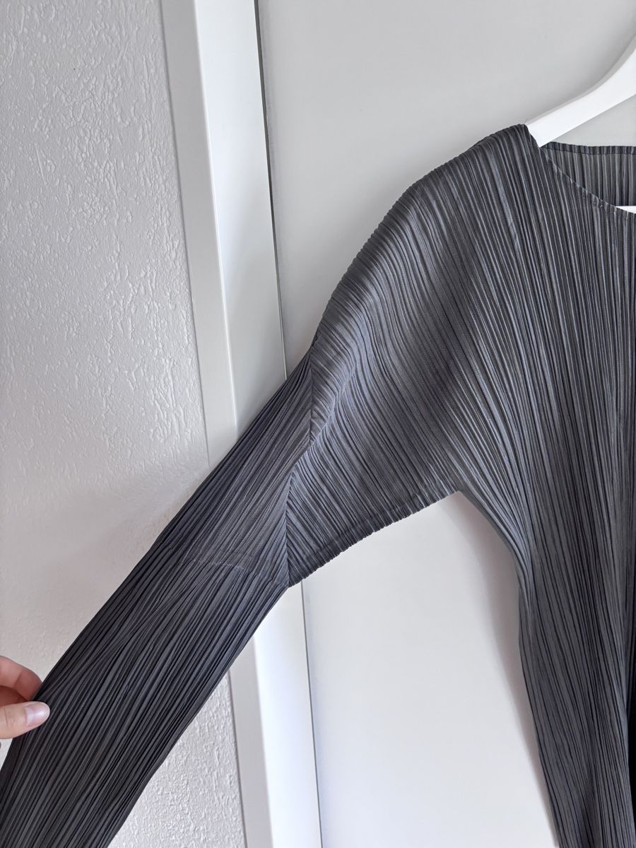 Issey Miyake Top: Haut longue manche Issey Miyake – Usato da Zürich venduto da Hanna-Hadorn 2