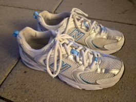 New Balance Sneaker 530 in der Grösse 41.5 / US 8 (Unisex)