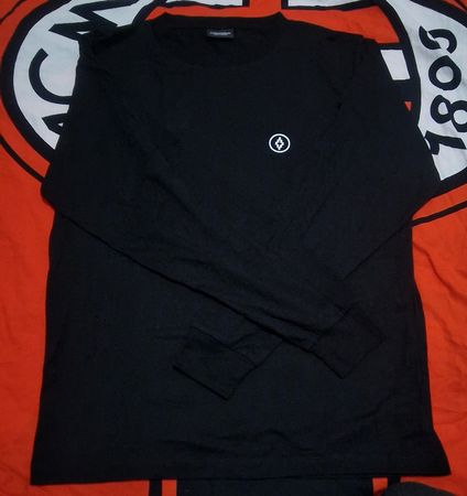 Pull Marcelo Burlon