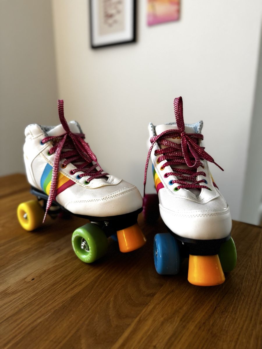 Rookie Inline-Skating & Rollschuhe: Forever Rainbow V2 Quad Rollschuhe Weiß – Neu (gemäss Beschreibung) aus Langendorf von sar_bh2n 1