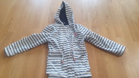 Regenjacke dicht Gr. 128, Vertbaudet gestreift.