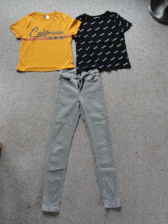2 T-Shirts + 1 Jeans XS