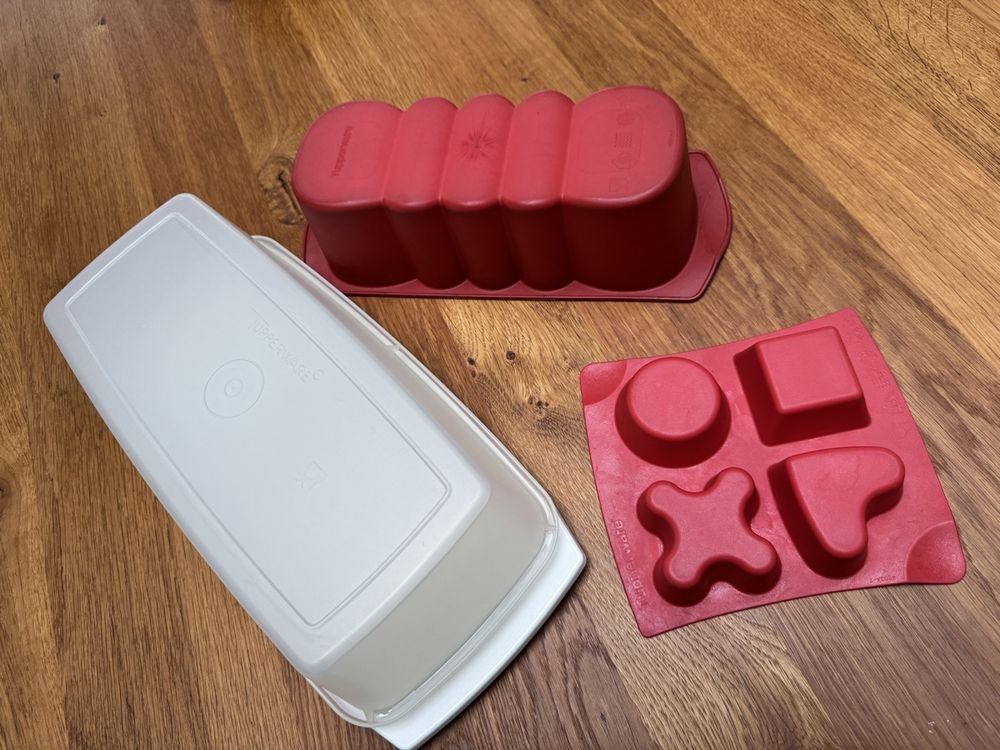 Tupperware Teglie da forno: Tupperware- Cake Aufbewärungs Behälter & Silikon Back Formen – Usato da Gurmels venduto da topsommer