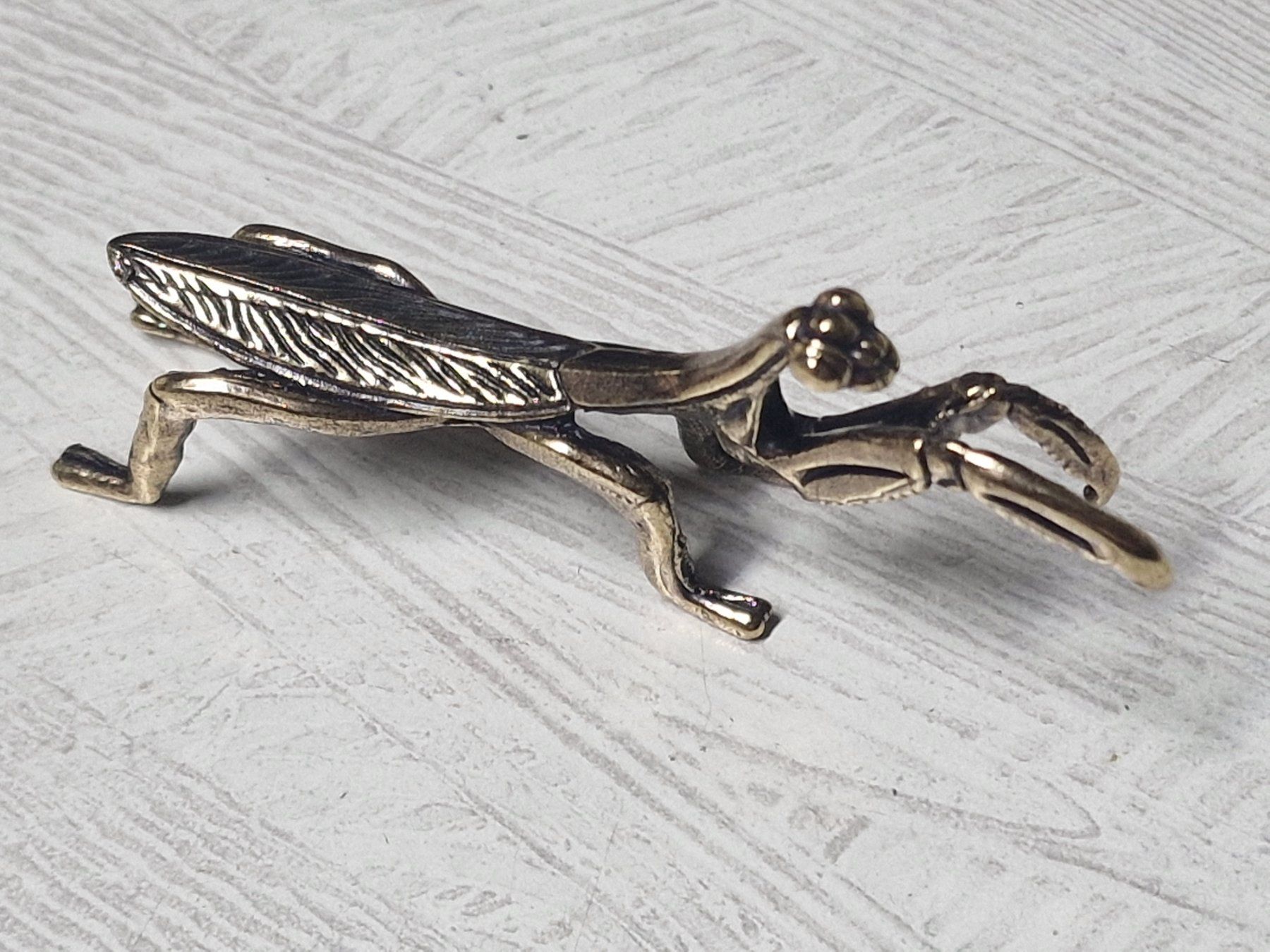 Statuette: Mantis aus messing – Nuovo (secondo la descrizione) da Uerkheim venduto da Justi.y 1
