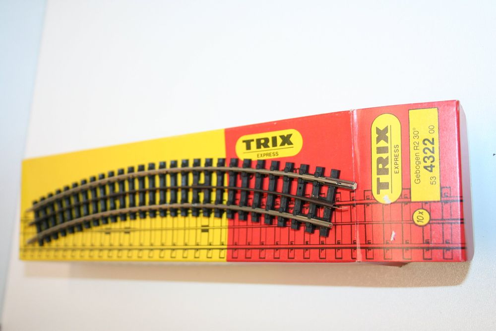 TRIX EXPRESS Gleis 4322 R2 30° 10 Stück | Kaufen auf Ricardo