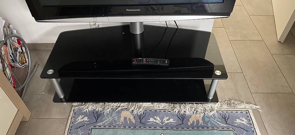 Staffa per monitor: Support de tv en verre noir avec axe pivotant  – Usato da Sonceboz-Sombeval venduto da msap 2