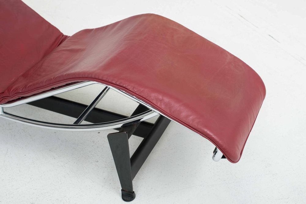 Cassina LC4 Chaise Longue von Le Corbusier in Rot (Usato) a Zürich