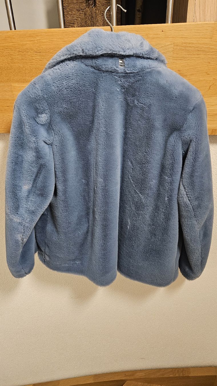Cinque Giacche: CINQUE Kunstfelljacke Hellblau, elegant und superweich Gr.36 – Usato da Immensee venduto da MaFiFe94 1