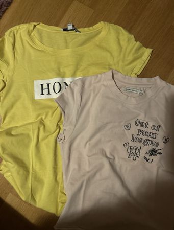 T-Shirts Damen 2 Stck Grösse S guter Zustand