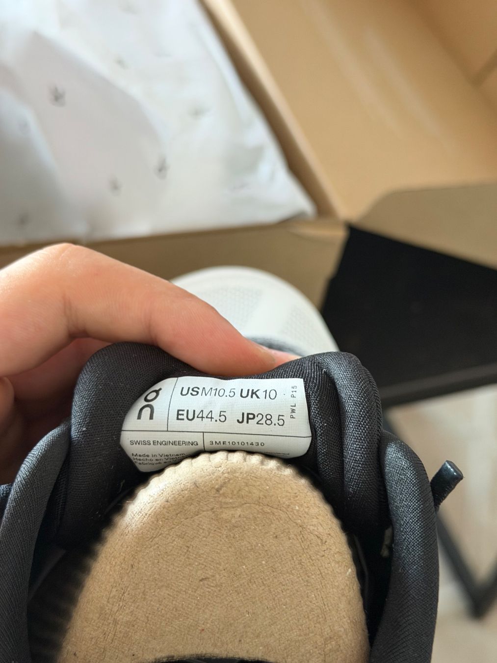 On Scarpe da uomo: On Running Cloudtilt Black Ivory taille 44.5 – Nuovo e nell'imballaggio originale da Yverdon-les-Bains venduto da ioustock 5