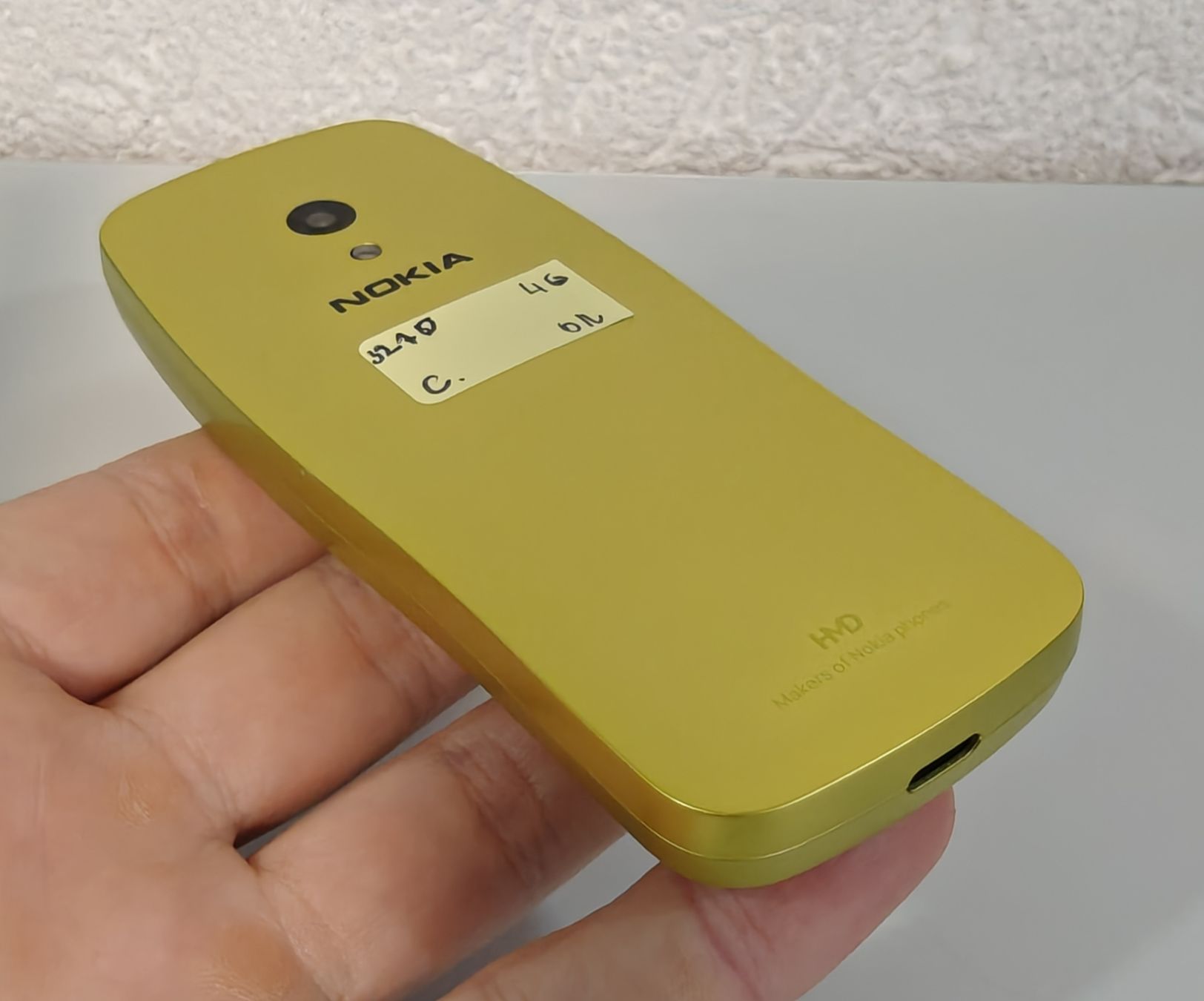Nokia Telefoni cellulari / Smartphones: Nokia 3210 4G Gelb – Usato da Ehrendingen venduto da Rocky985 3