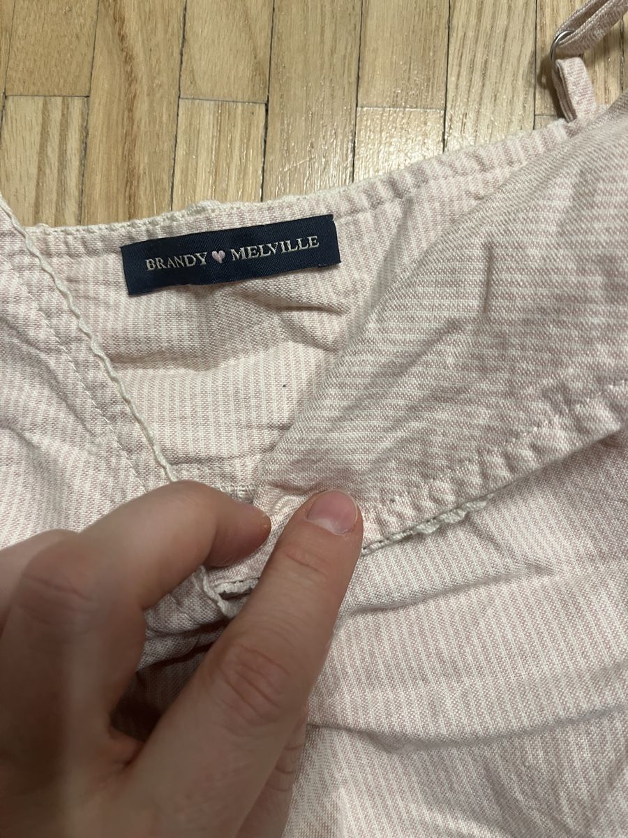 Brandy Melville Tops: Brandy Melville Top‼️ein Artikel gratis dazu – D'occasion à St. Gallen par elli18 1