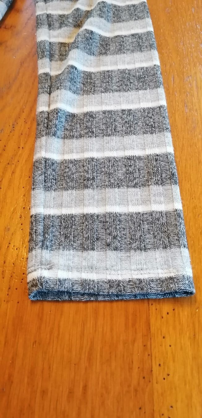 Vestiti: Robe en maille à manches longues – Usato da Montcherand venduto da petiteoune75 1