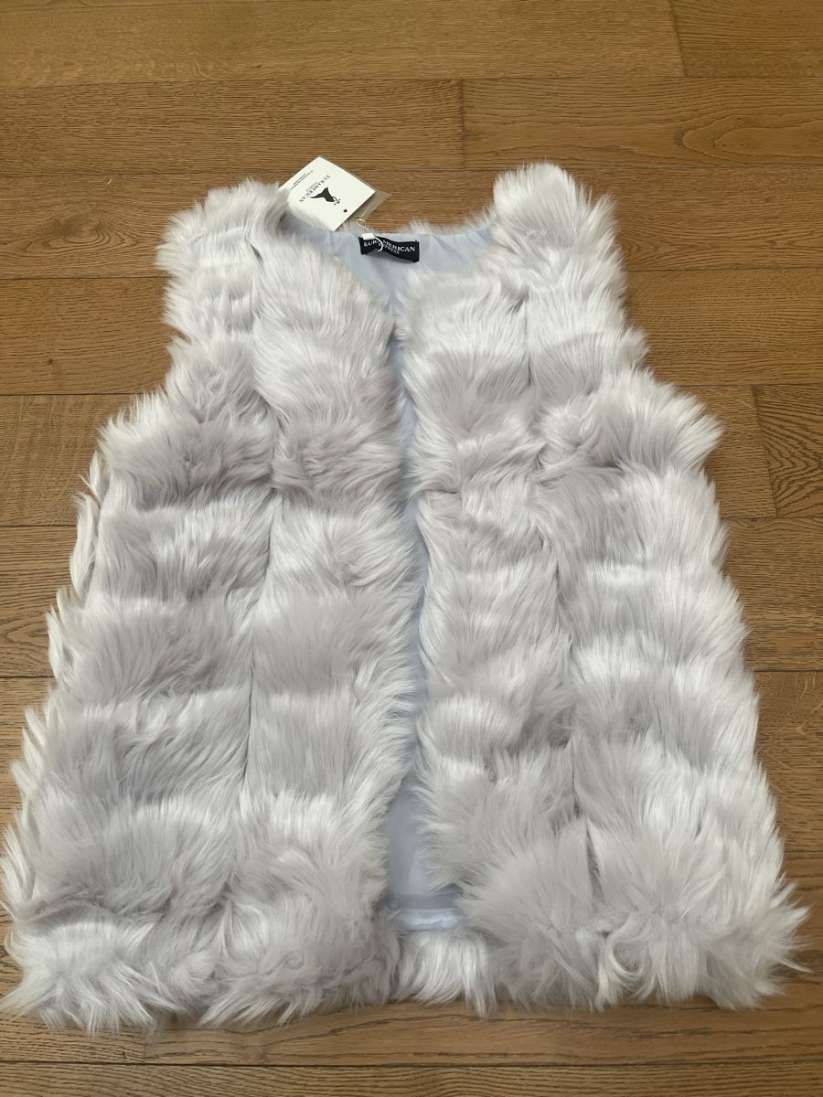 Gilets & Westen: Hellgraue Kunstfellgilet Neu – Neu und originalverpackt aus Bassersdorf von Sandy456 3