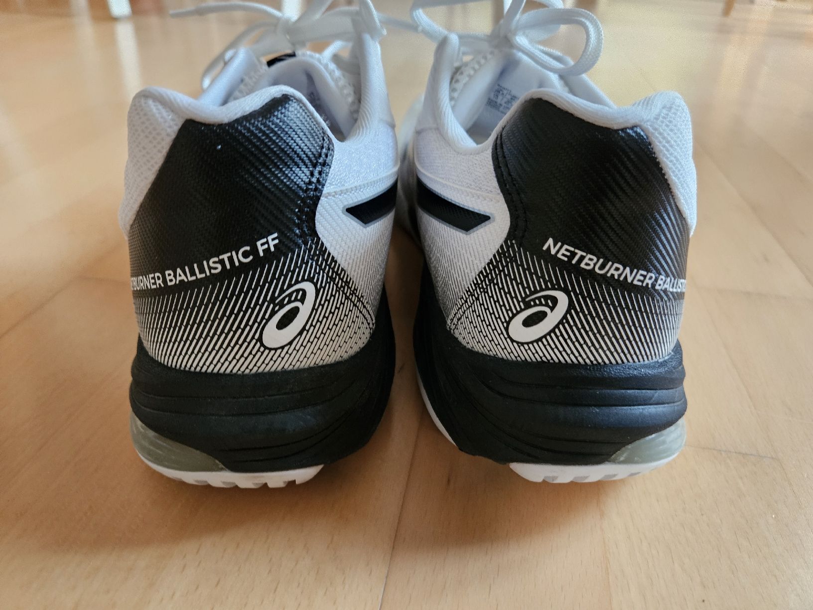 Asics Scarpe da uomo: Asics Netburner Ballistic FF, Grösse 45, neuwertig – Usato da Wettingen venduto da Sk8ertomda 2