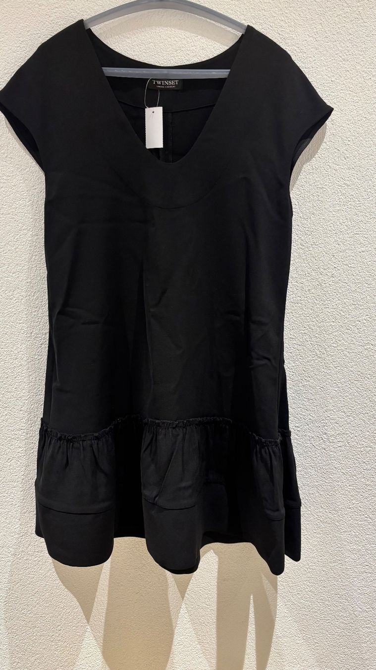 Twinset Vestiti: Kleid von Twinset – Nuovo (secondo la descrizione) da Uitikon Waldegg venduto da Thefateofophelia