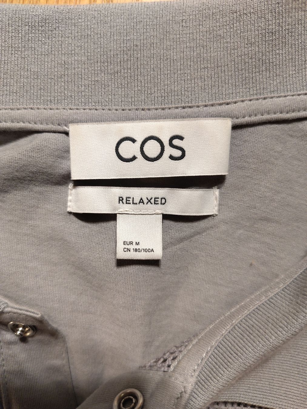 Cos T-shirt: Trendy COS Shirt – Nuovo (secondo la descrizione) da Zürich venduto da aurelie.99 2