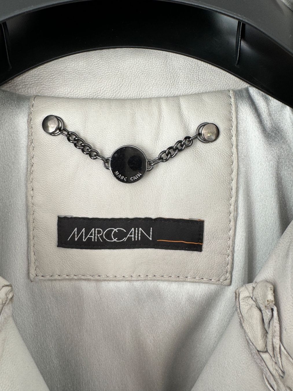 Marc Cain Gilet & Giacche senza maniche: Marc Cain Leder Jacke Weste Hellgrau N 2 Gr 36 – Nuovo (secondo la descrizione) da Wauwil venduto da machneu11 3