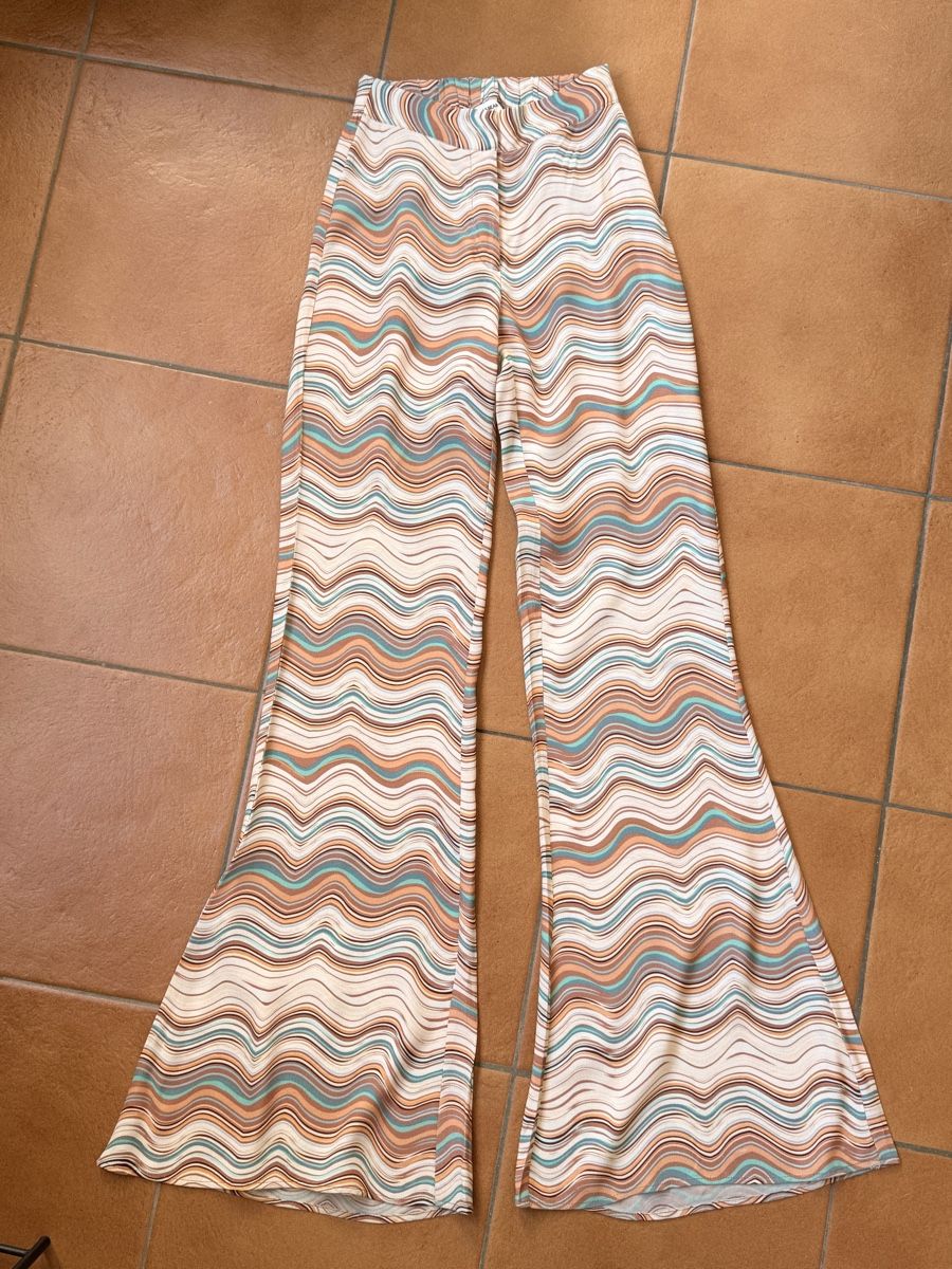 Pull&Bear Pantaloni: Pantaloni a zampa Pull&Bear – Nuovo (secondo la descrizione) da Bellinzona venduto da bul_mvy5