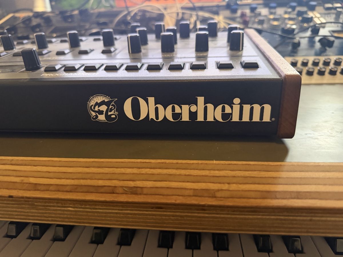 Oberheim Electronics Instruments de musique: Oberheim OBX8 Synthesizer Desktop - Good Condition – D'occasion à Vordemwald par gerard.green 2