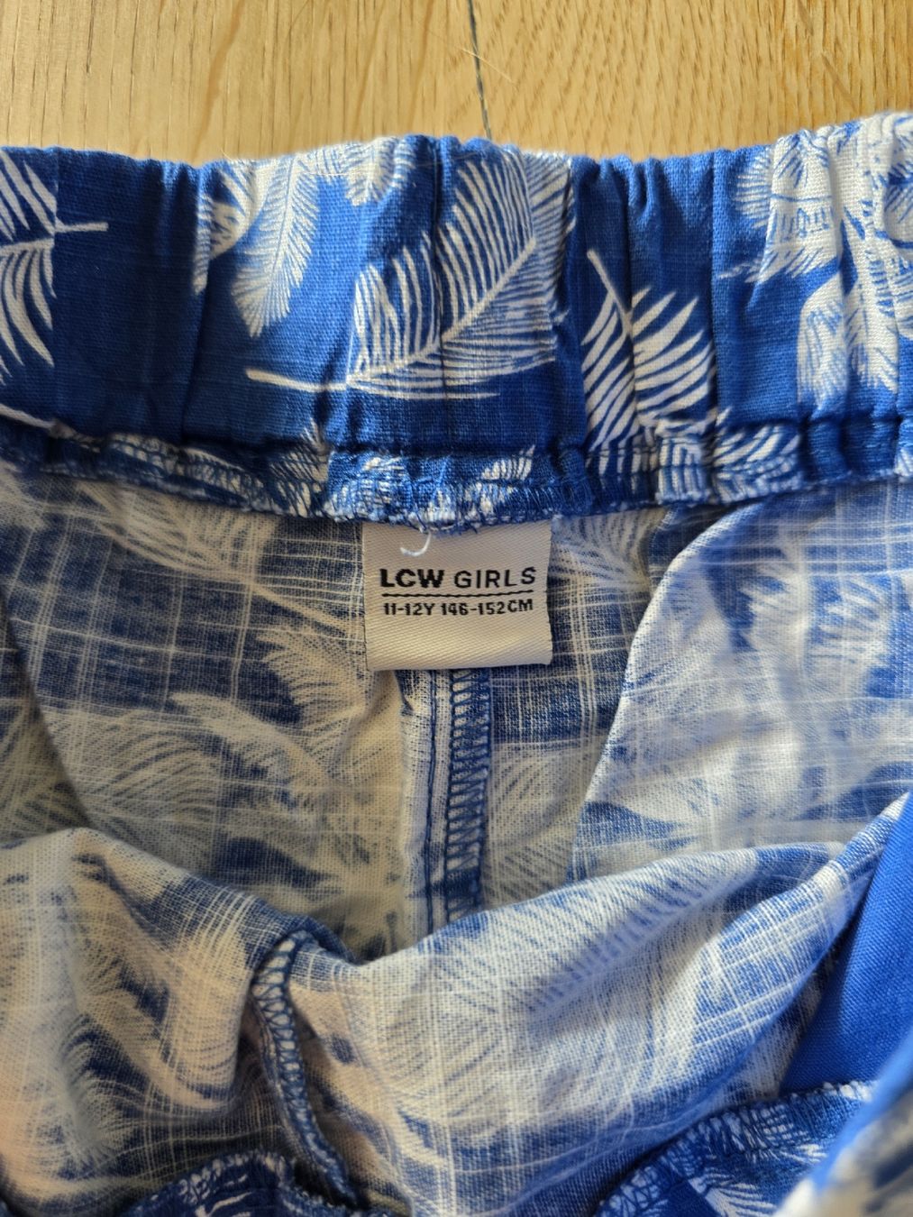 Hosen: Mädchen Shorts 146- 152 cm – Gebraucht aus Altstätten SG von Carrybones 1