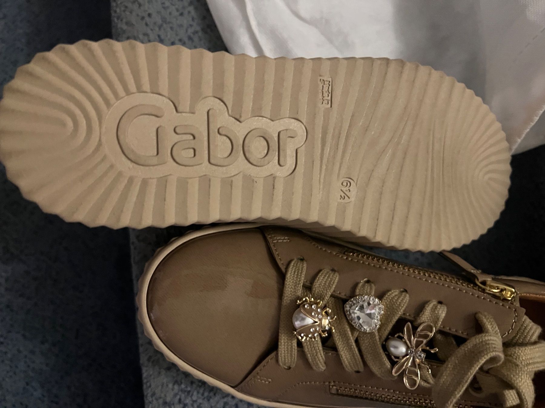 Gabor Scarpe da donna: Sneaker GABOR Grösse 6.5 neuwertig beige – Nuovo (secondo la descrizione) da Ruggell venduto da Malbuntiger01 5