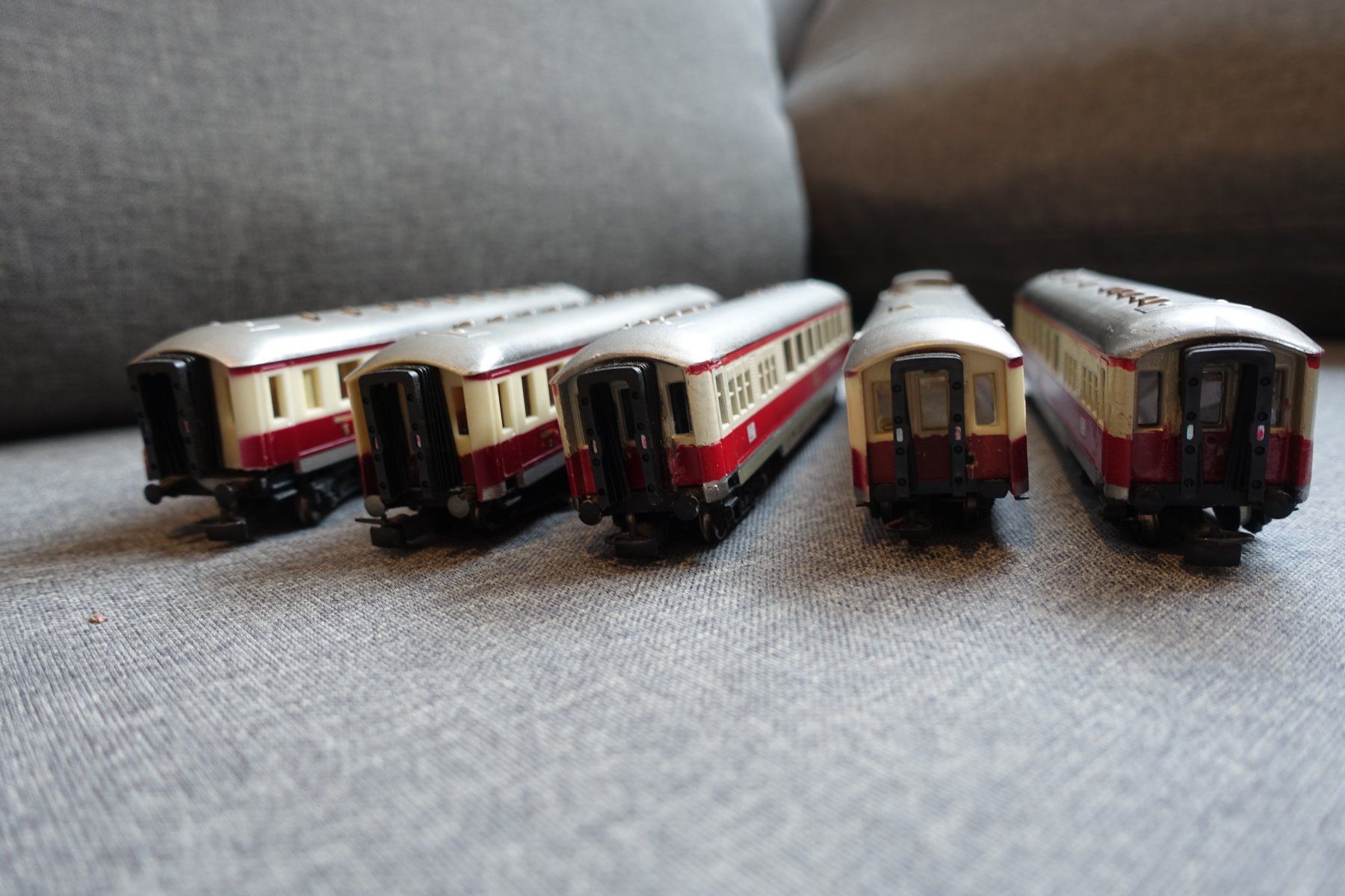 Kleinbahn Modellini di ferrovie: KLEINBAHN Schnellzugwagen Kombination, HO – Usato da Wallbach venduto da Sarrows 3