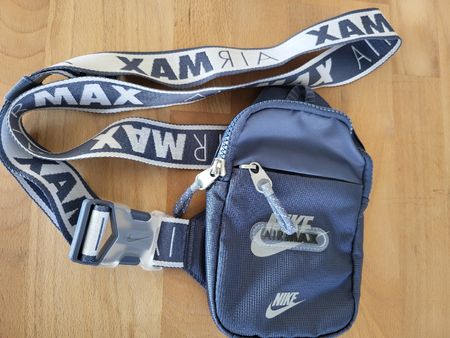 Nike Umhängetasche klein, wie neu!
