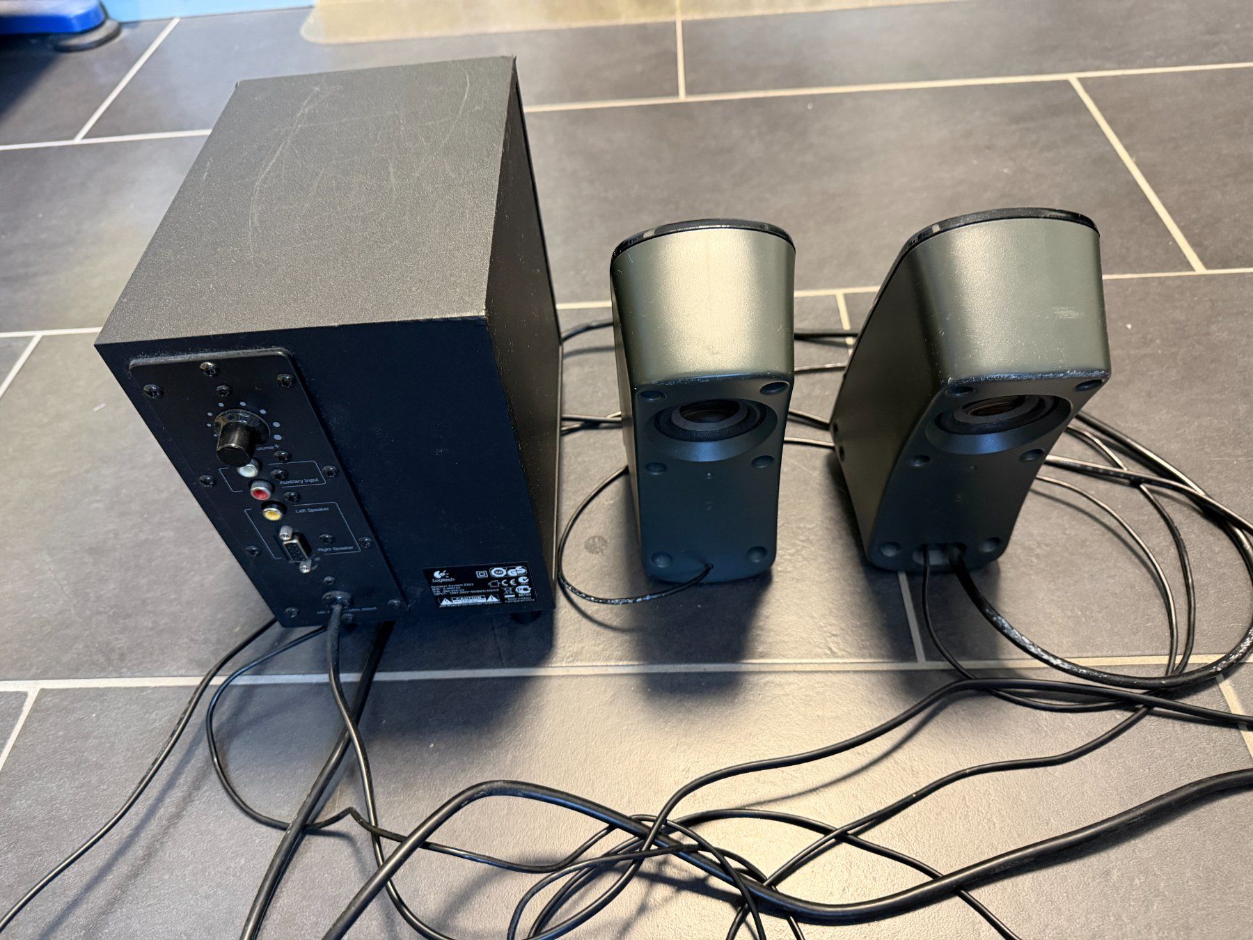 Logitech Casse acustiche: Logitech 2.1 Boxen System Z323 Speaker Lautsprecher – Usato da Nürensdorf venduto da Giovenotto 2