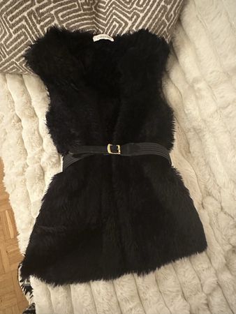 Gilet fausse fourrure Calvin Klein noir taille S comme neuf