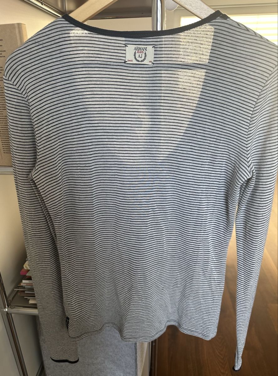 Top: Schönes Oberteil von Armani Jeans – Usato da Dübendorf venduto da suv_7dsx 6
