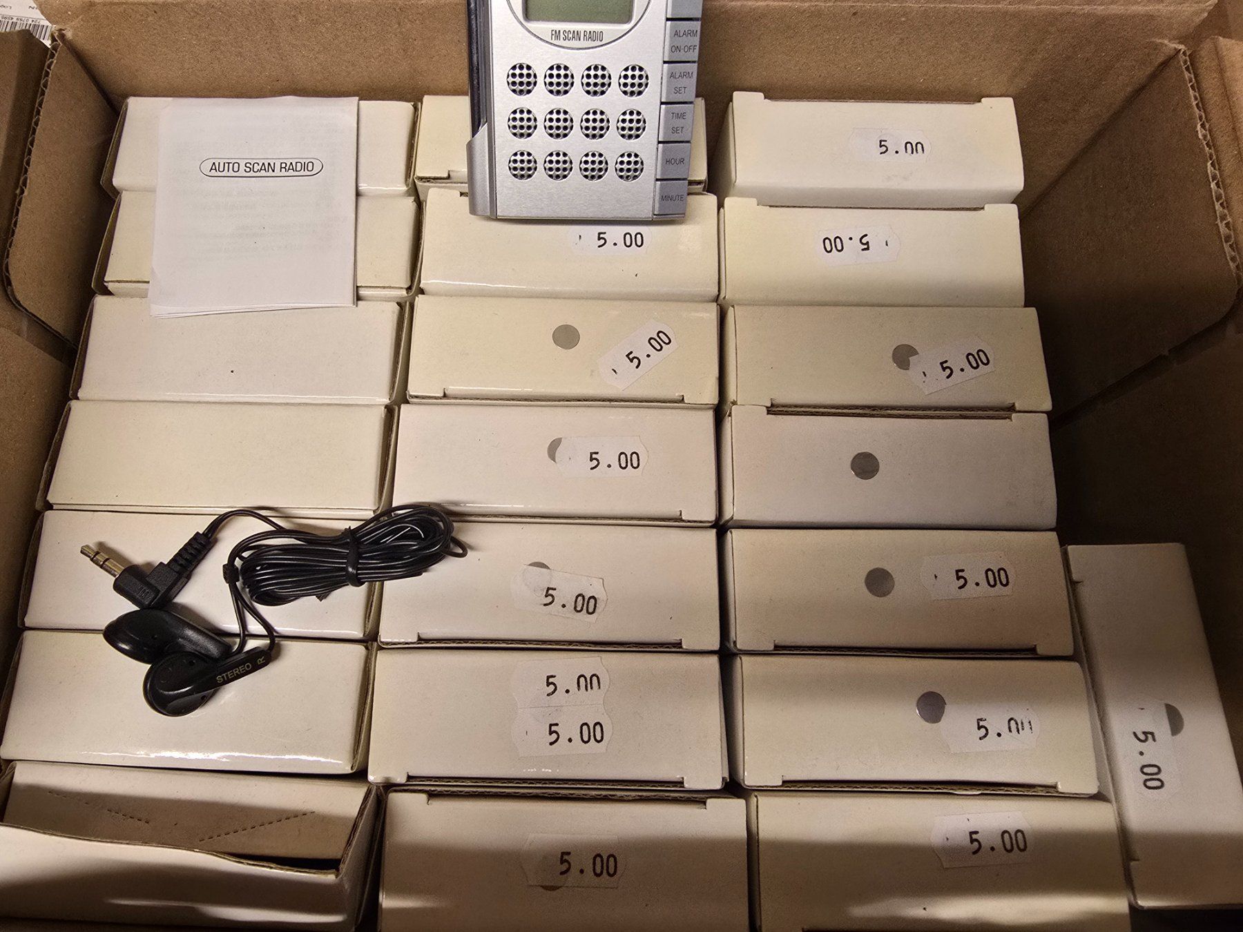 Radio: Posten neuer Mini Auto Scan Radios Old School ab 1.- – Nuovo (secondo la descrizione) da KRINAU venduto da Mio_Liqstyle 2