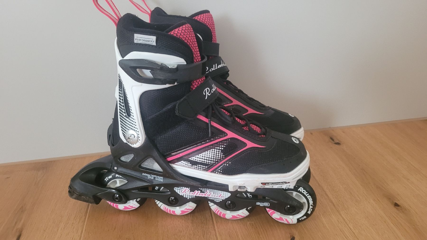 Patins à roul. & inline: Rollerblade Inline Skates Grösse 33-36.5 einstellbar – D'occasion à Worb par Sibille20 4