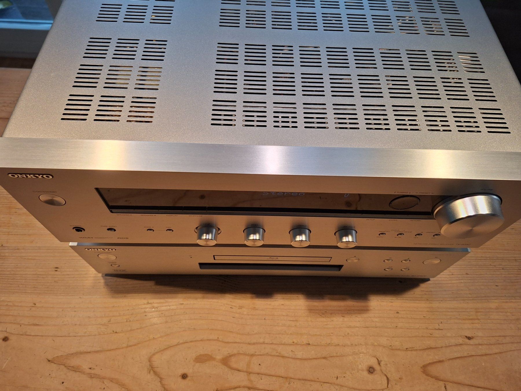 Onkyo Receiver: ONKYO TX-8050 NETWORK RECEIVER MIT C-7030 CD PLAYER – Gebraucht aus Neftenbach von Campervan_B 3