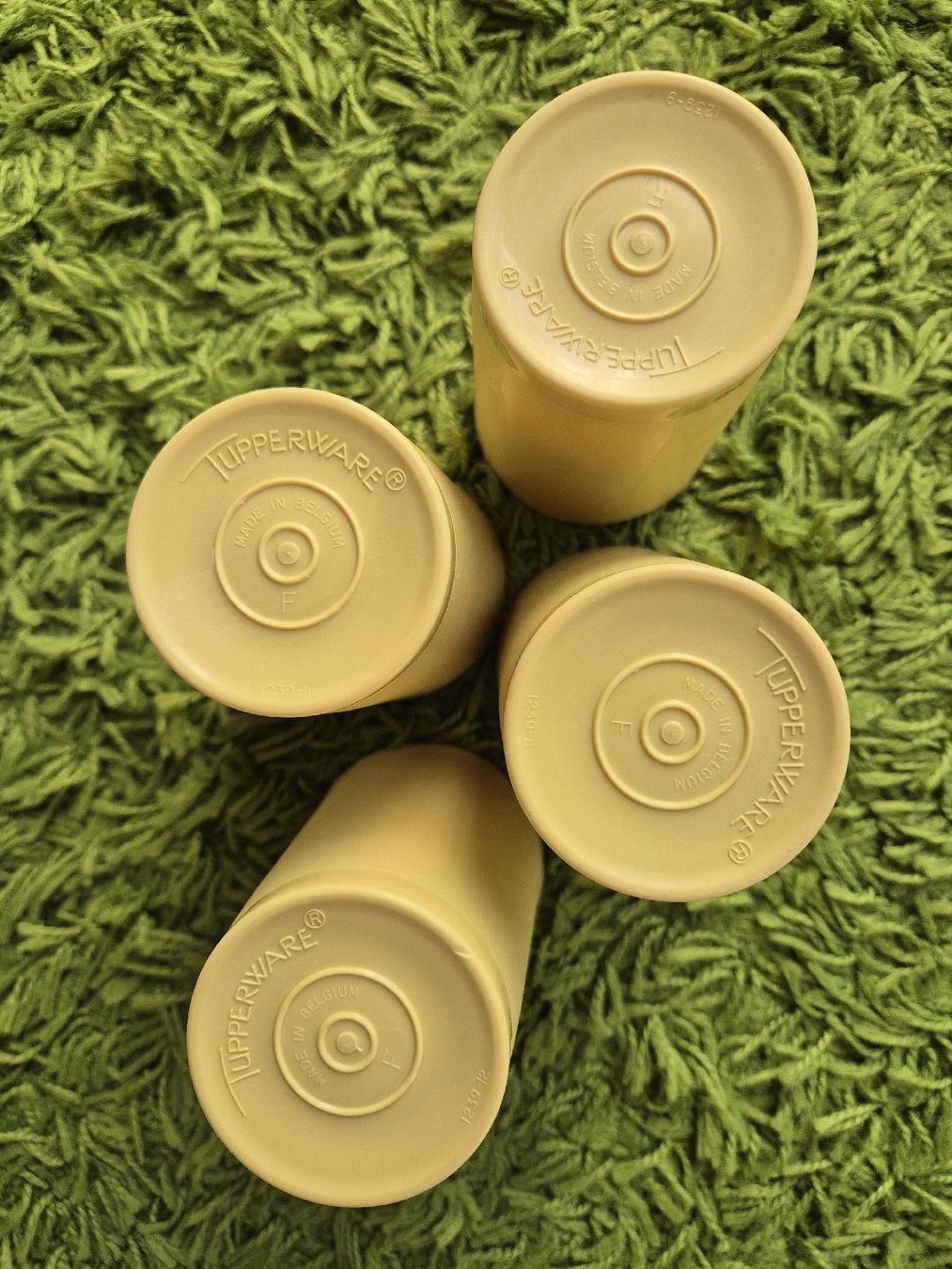 Tupperware Behälter & Ähnliches: Original Tupperware Becher 4 STÜCK – Gebraucht aus Villmergen von MONCHHICHI 1