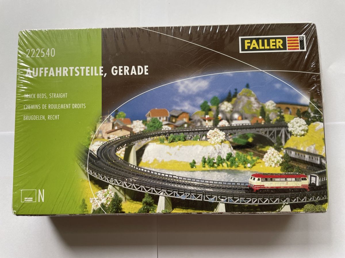 Faller Modellini di ferrovie: Faller Auffahrtsteile für Brücke gerade – Nuovo e nell'imballaggio originale da Kleinandelfingen venduto da marco_85