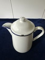 Emaille Kanne 1.5 Liter weiss blau Rand gebrauchter Zustand
