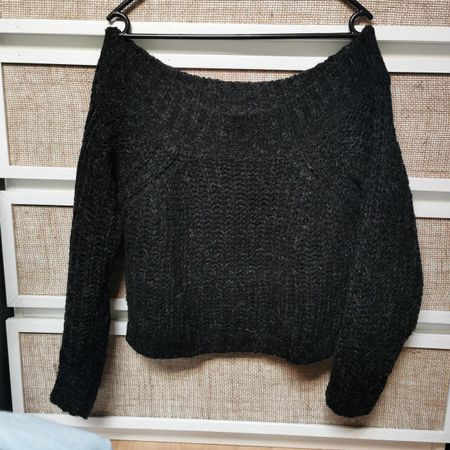 Schwarzer Offshoulder Pullover Noisy May