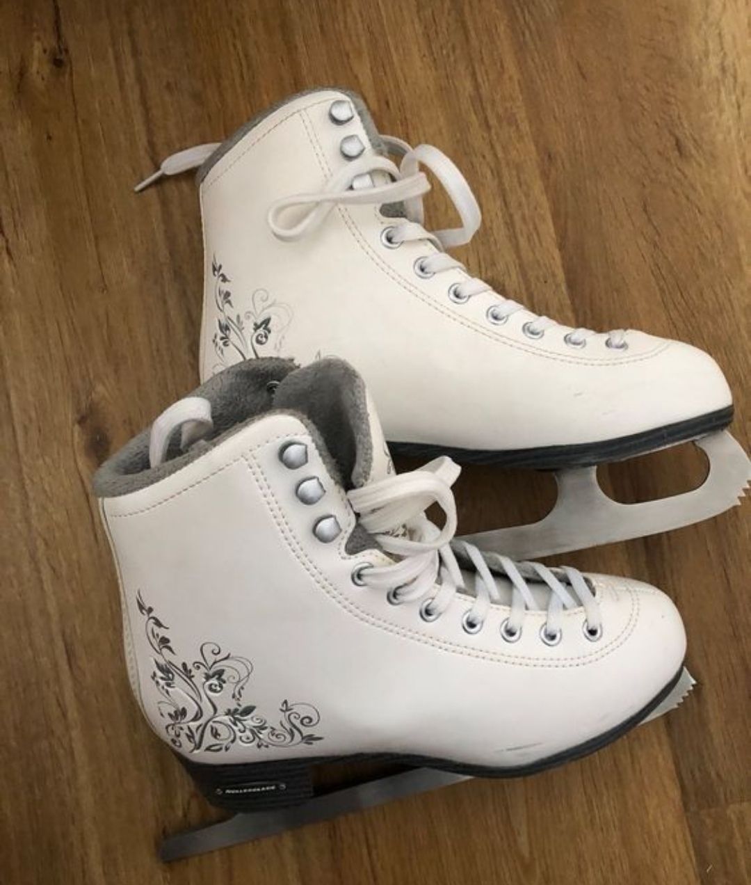 Pattini da ghiaccio: Eislaufschuhe, Schlittschuhe von Rollerblade, weiss, Grösse – Usato da Cham venduto da julayla